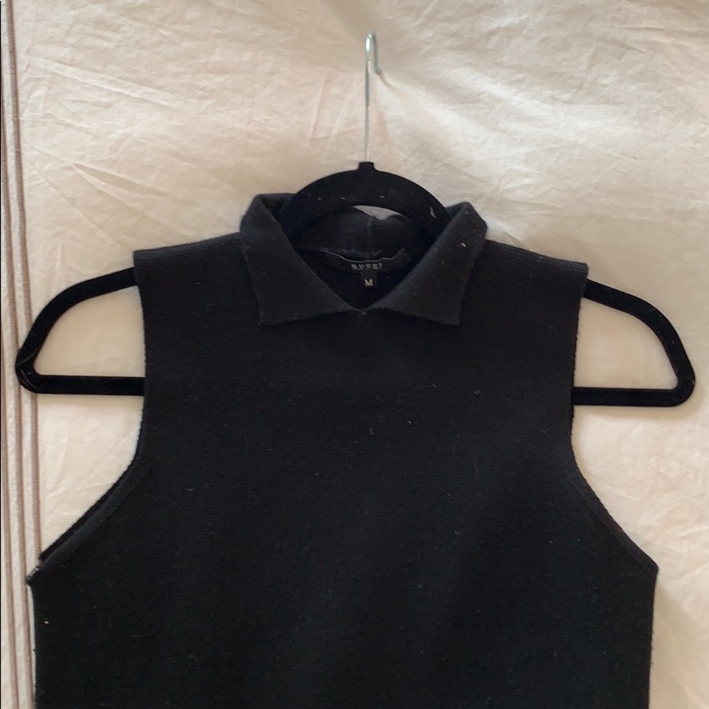 Gucci size M sleeveless wool top, please check photos it’s super cute top.